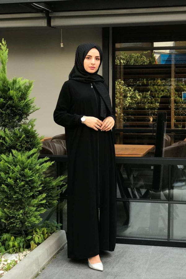 عباءة نسائية سوداء تصميم حديث و رائع - صناعة تركية