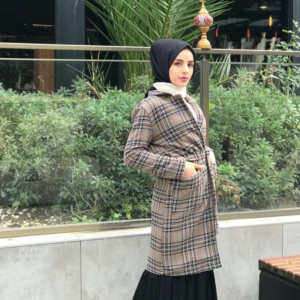 كاب نسائي رمادي مخطط تصميم حديث و جذاب – صناعة تركية