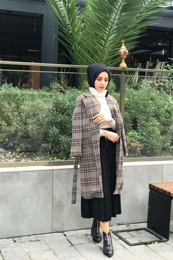 كاب نسائي رمادي مخطط تصميم حديث و جذاب – صناعة تركية