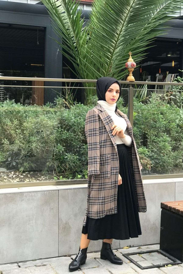 كاب نسائي رمادي مخطط تصميم حديث و جذاب – صناعة تركية