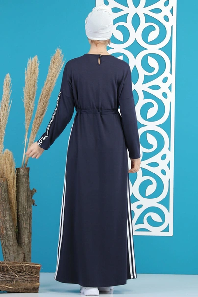 ملابس رياضية نسائية زرقاء داكنة تصميم حديث و رائع - صناعة تركية