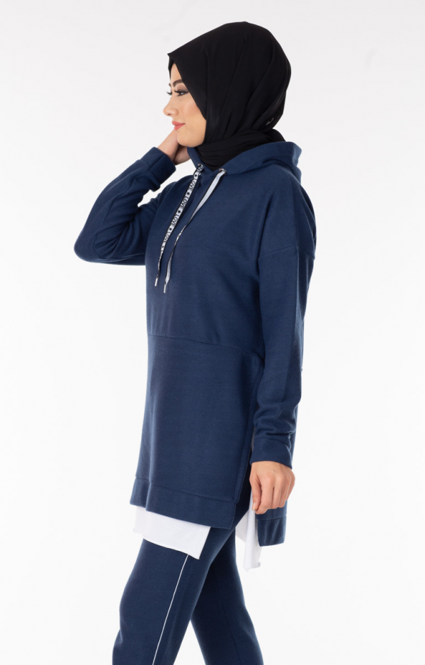 ملابس رياضية نسائية زرقاء داكنة تصميم رائع و جذاب – صناعة تركية