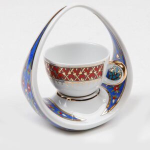 فنجان قهوة تركية صناعة يدوية بتصميم فاخر على شكل سلة - بورسلين مزخرف
