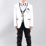 بدلة مناسبات بيضاء سوداء للأولاد .. موديل وتصميم راقي وحديث