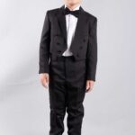 بدلة مناسبات سوداء للأولاد .. موديل وتصميم راقي وحديث