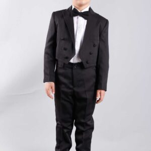 بدلة مناسبات سوداء للأولاد .. موديل وتصميم راقي وحديث