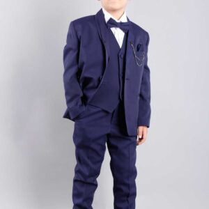 بدلة مناسبات كحلي داكن للأولاد .. موديل وتصميم راقي وحديث