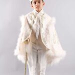 طقم ملابس للأولاد بيج فاتح منقوش .. تصميم عثماني – صناعة تركية