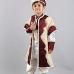 طقم ملابس للأولاد بيج وخمري منقوش .. تصميم عثماني – صناعة تركية