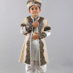 طقم ملابس للأولاد بيج وزيتي منقوش .. تصميم عثماني – صناعة تركية