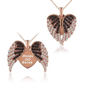 قلادة فضية على شكل أجنحة الحب