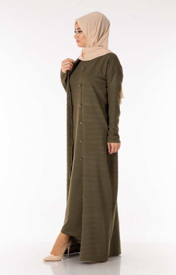 فستان نسائي زيتي مع معطف تصميم حديث و جذاب – صناعة تركية