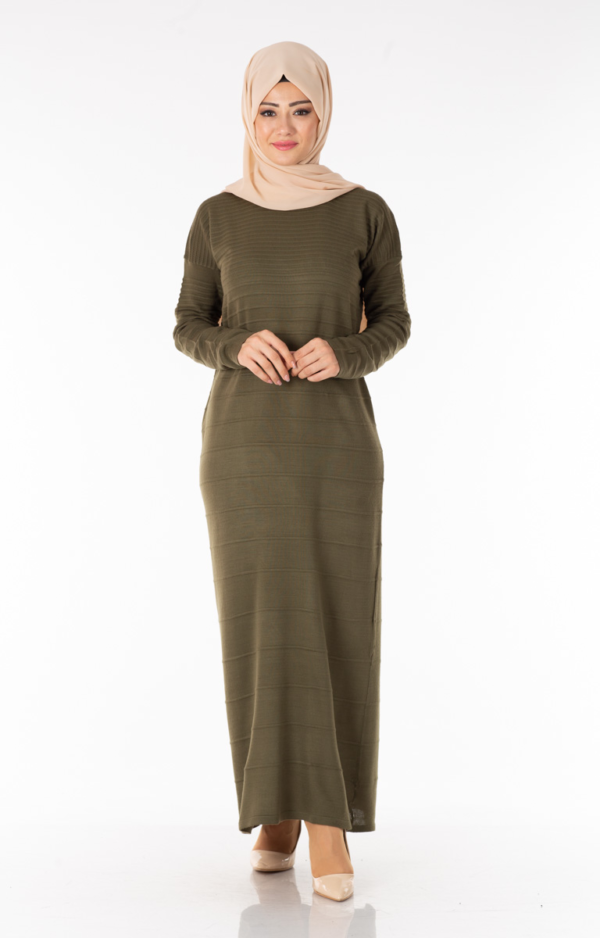 فستان نسائي زيتي مع معطف تصميم حديث و جذاب – صناعة تركية
