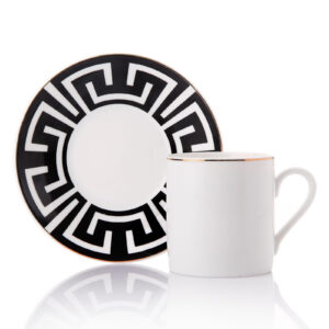 طقم فناجين قهوة أبيض مع أطباق سوداء مزخرفة تصميم راقي وحديث – صناعة تركية