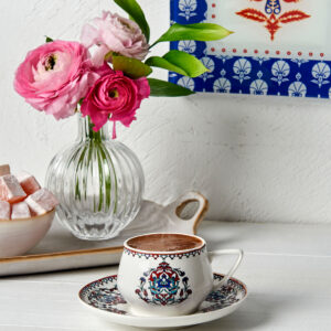 طقم فناجين قهوة أبيض مع زخرفة نباتية تصميم حديث ورائع - صناعة تركية