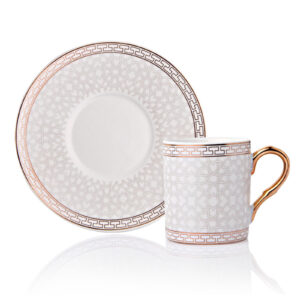 طقم فناجين قهوة ذهبي مع زخرفة هندسية تصميم راقي وحديث – صناعة تركية