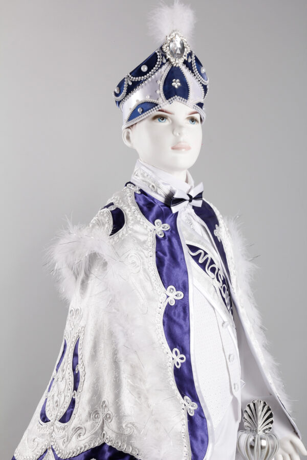 طقم ملابس للأولاد أبيض وكحلي منقوش .. تصميم عثماني – صناعة تركية