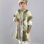 طقم ملابس للأولاد بيج وأخضر منقوش .. تصميم عثماني – صناعة تركية