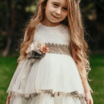 فستان مناسبات بناتي بيج مطرز بتصميم جميل و جذاب – صناعة تركية