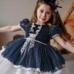 فستان مناسبات بناتي كحلي و أبيض مطرز بتصميم جميل و جذاب – صناعة تركية