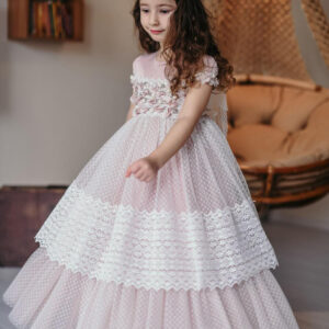 فستان مناسبات بناتي وردي فاتح و أبيض مطرز بتصميم جميل و جذاب – صناعة تركية