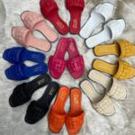 سليبر نسائي بألوان متعددة بتصميم حديث ورائع / صناعة تركية - بالجملة