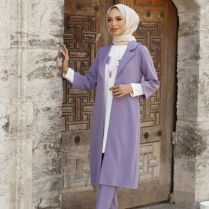 طقم نسائي 3 قطع بتصميم حديث ورائع / صناعة تركية - بيع بالجملة