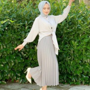 طقم نسائي قطعتين بتصميم حديث وراقي / صناعة تركية – بيع بالجملة