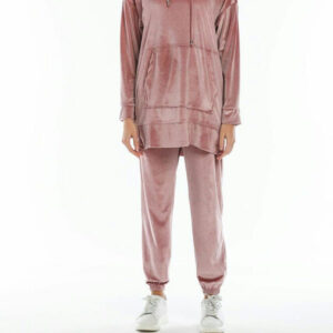 طقم بيجامة نسائية بألوان مختلفة ورائعة تصميم عصري وأنيق / صناعة تركية - بيع بالجملة