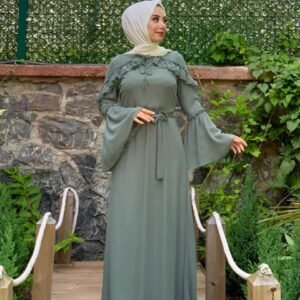 فستان نسائي للمحجبات مع أكمام واسعة بتصميم رائع وجذاب / صناعة تركية - بيع بالجملة